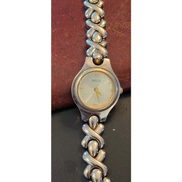 Women's 23mm Silver Tone Relic Watch ZR33265 - Picture 3 of 3